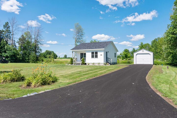 Property Photo: 489 Lakewood Drive VT 05488