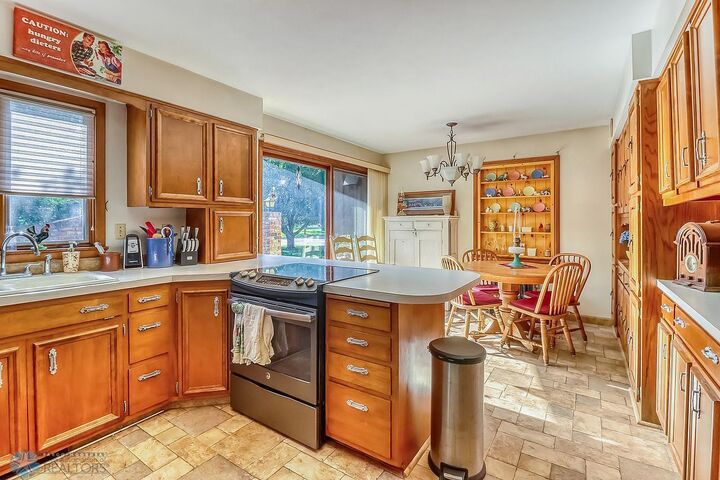 Property Photo:  202 12th Avenue N  ND 58012 