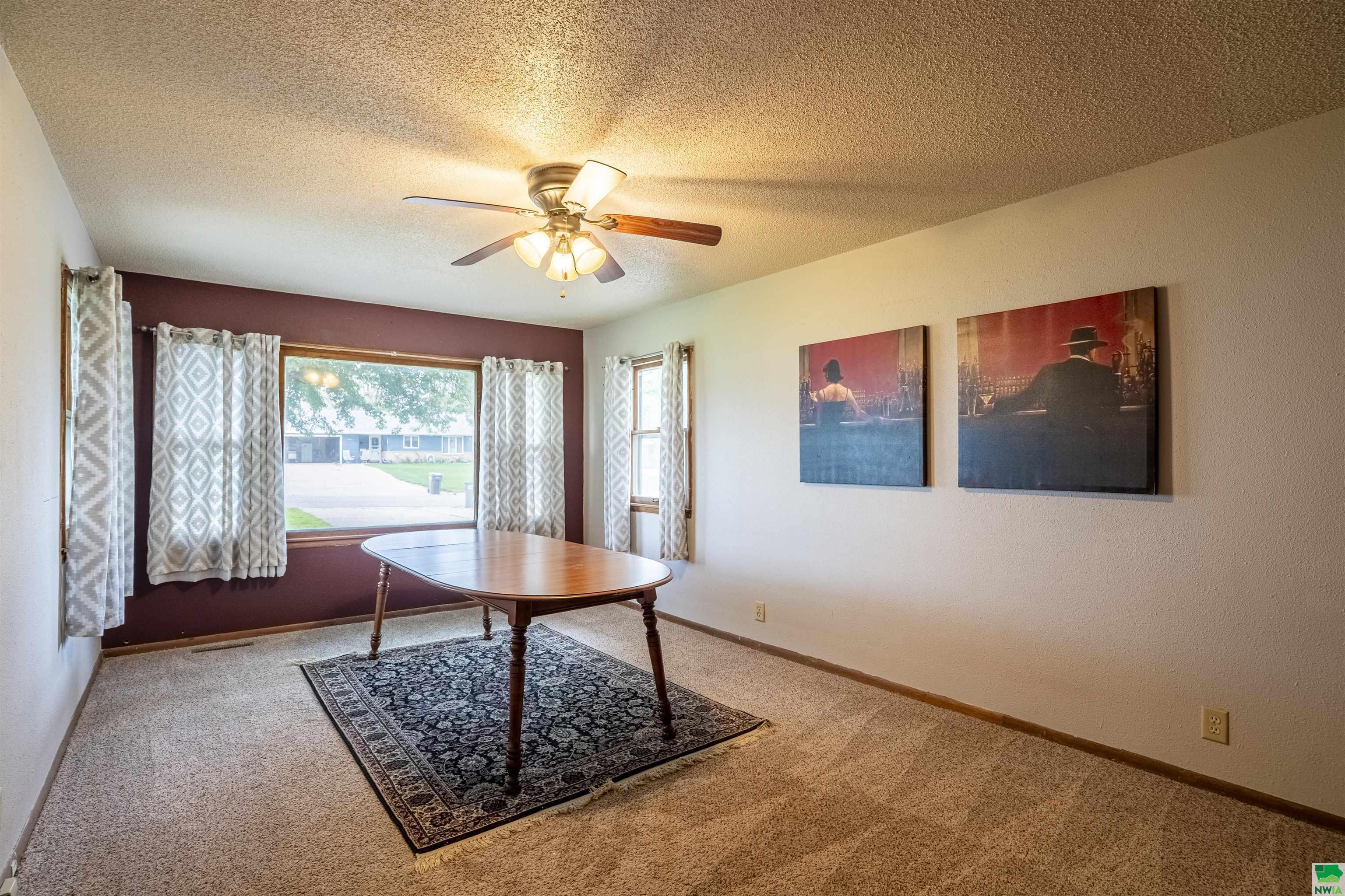 Property Photo: 619 S Marion St IA 51050