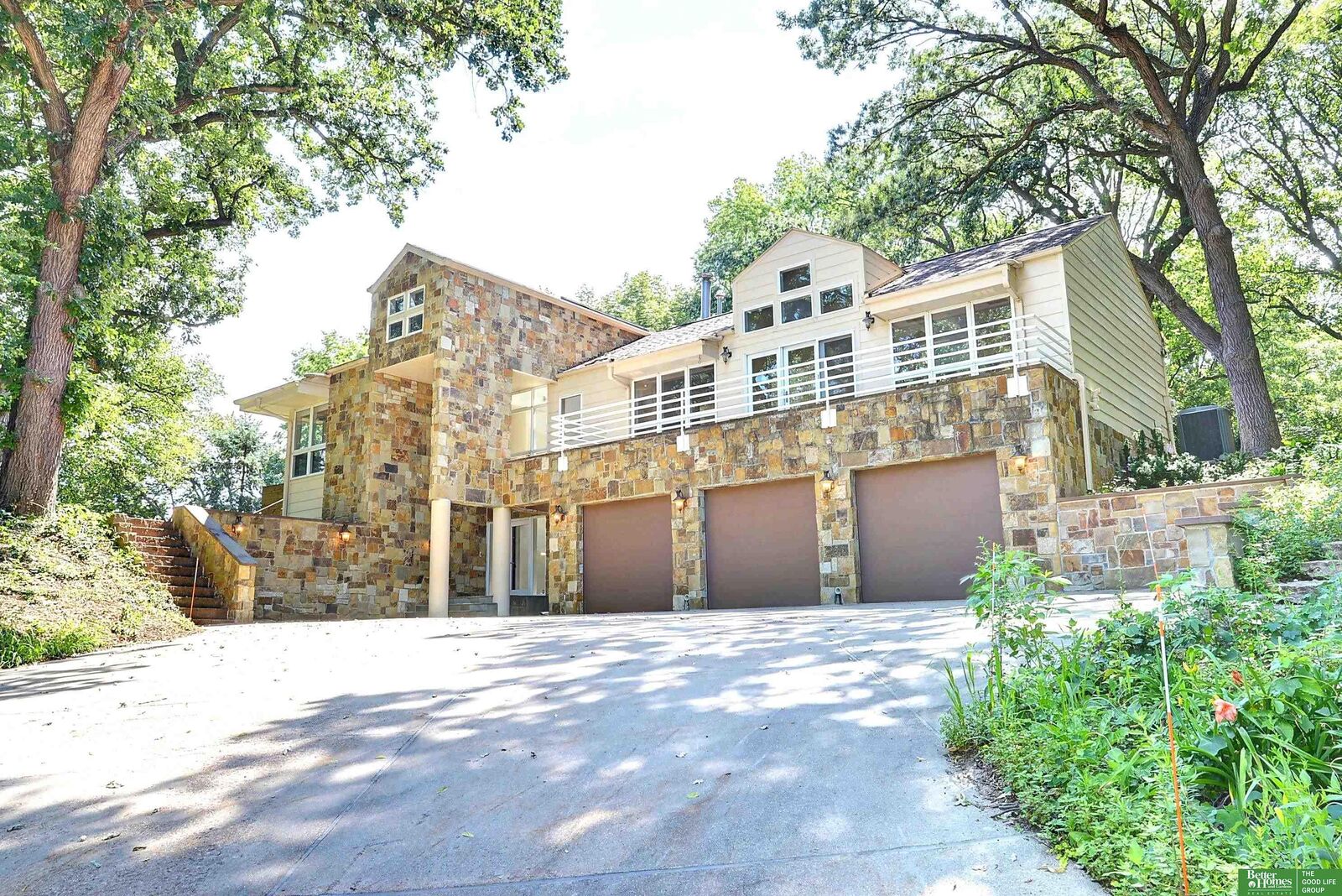Property Photo:  6018 Country Club Oaks Plaza  NE 68152 