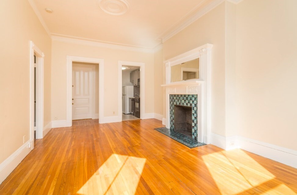 Property Photo: 342 Commonwealth Avenue 6 MA 02115