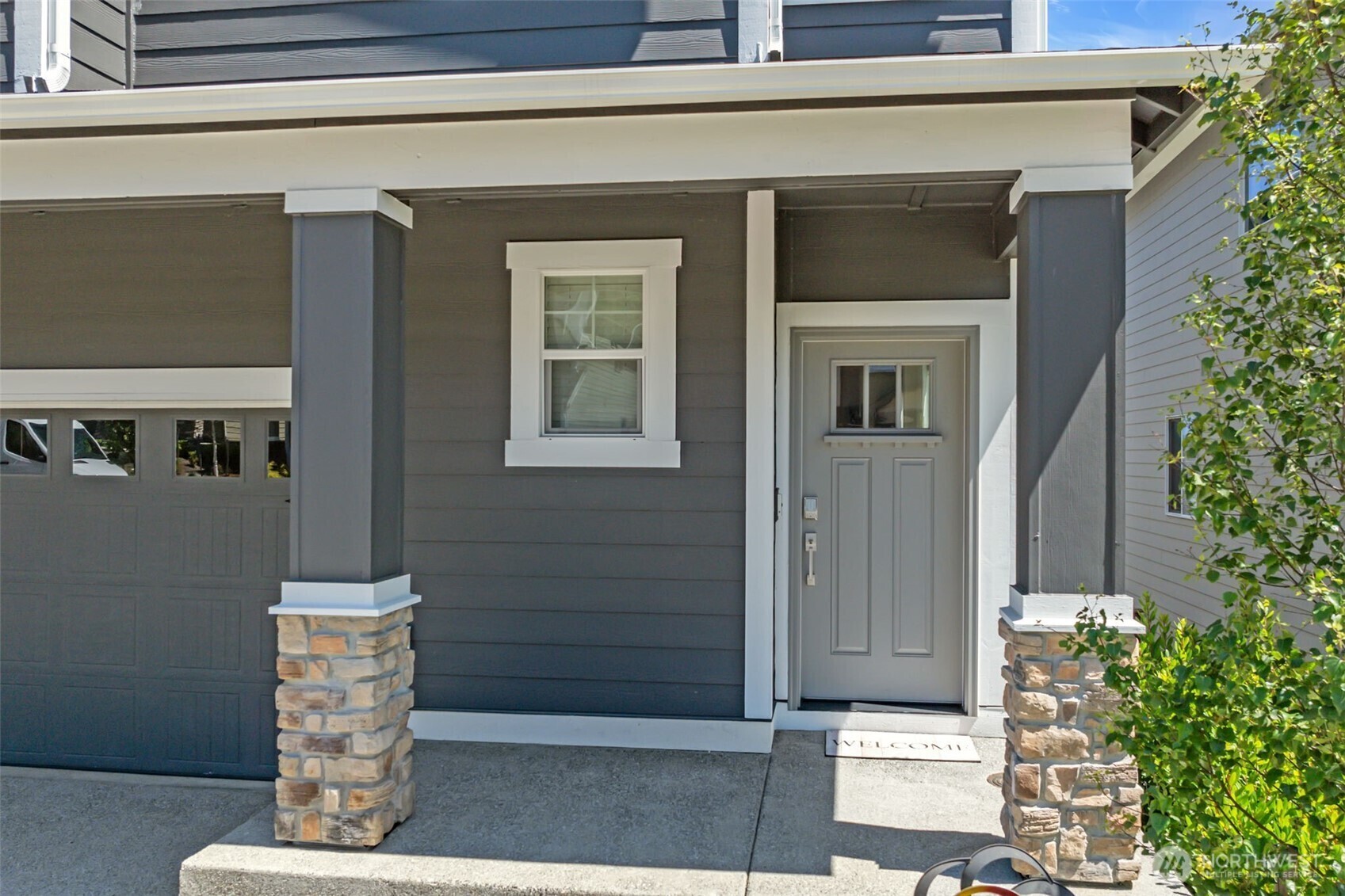 Property Photo:  932  119th Avenue SE  WA 98258 