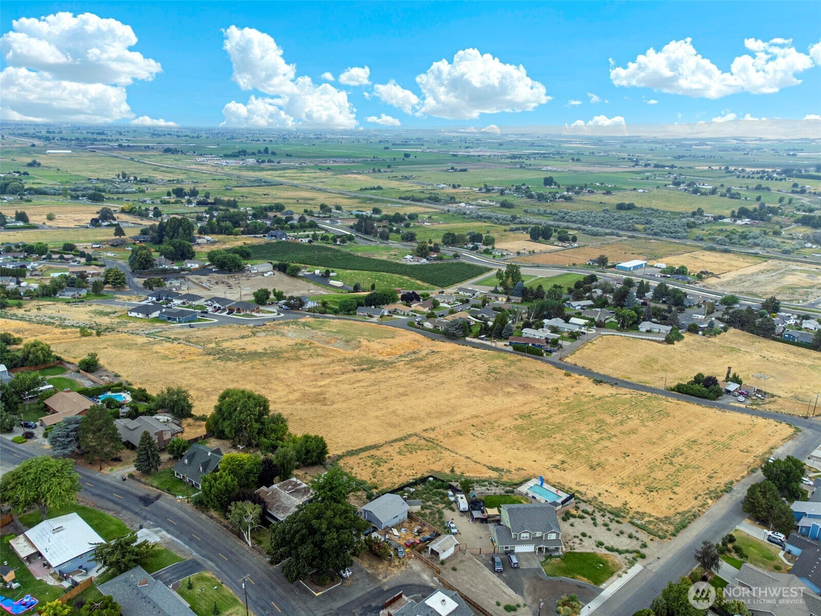 Property Photo:  3  Tbd Columbia Heights Lot 3  WA 98944 
