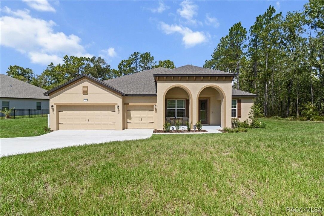 Property Photo: 7 Bells Of Ireland Court FL 34446