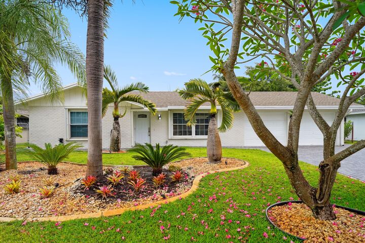 Property Photo:  4091 Lakespur Circle N  FL 33410 