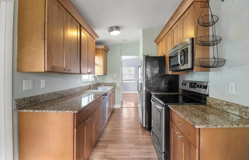 Property Photo:  140 SE 7th Avenue  FL 33435 