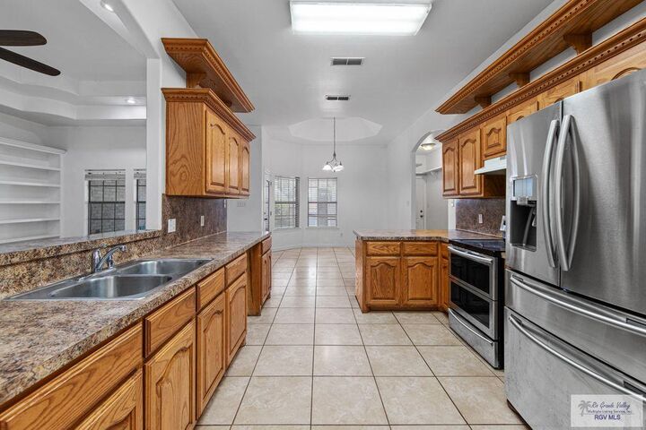 Property Photo: 330 Hunters Ridge TX 78586
