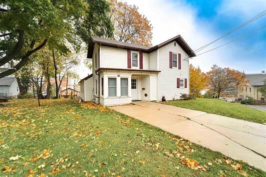 Property Photo: 208 South 7th Street WI 53589