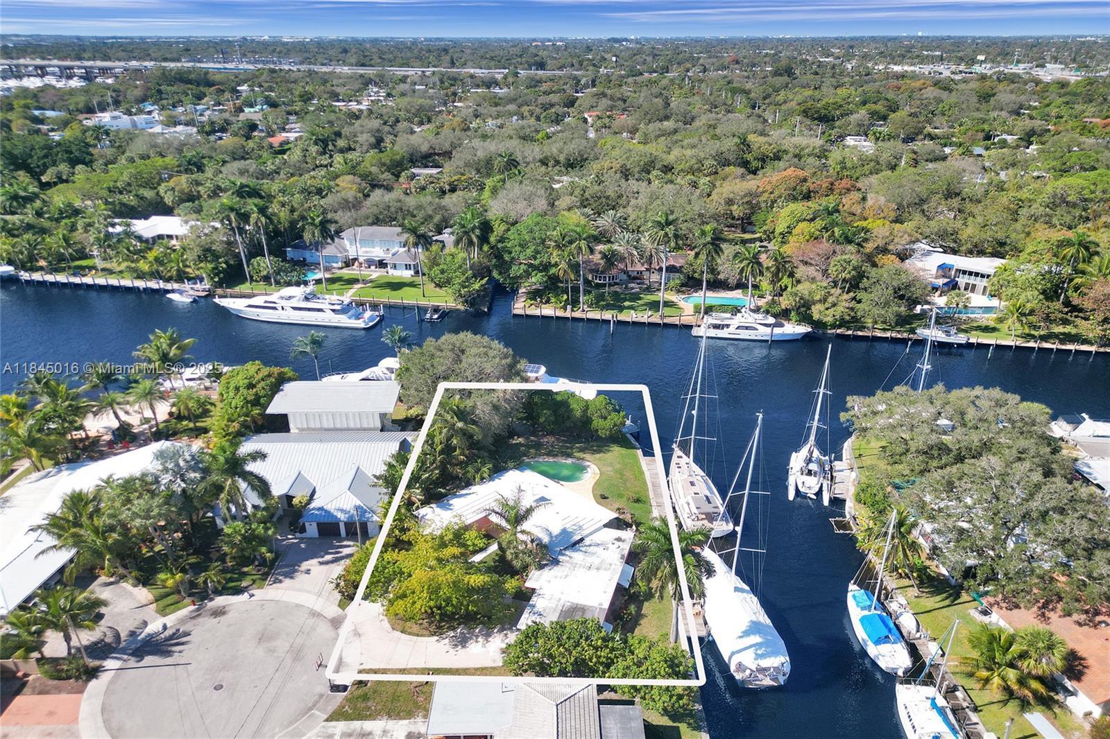 Property Photo: 1321 Mandarin Isle FL 33315