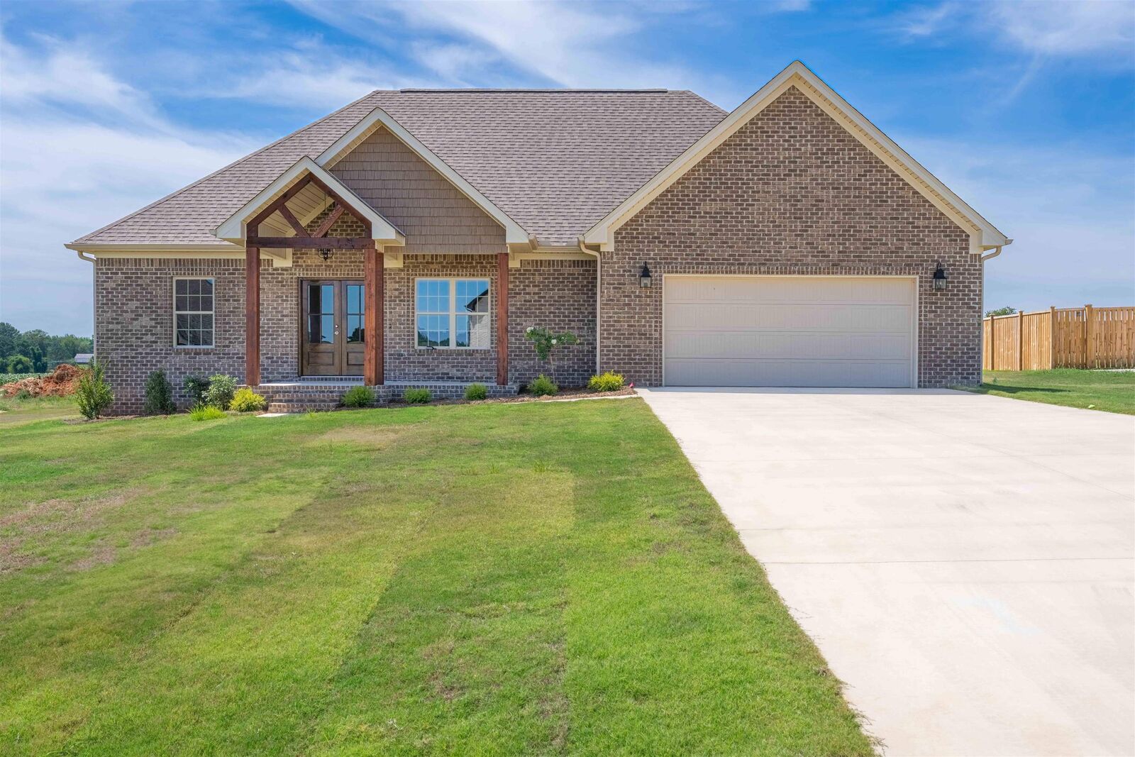 Property Photo:  240 Hummingbird Way  AL 35645 - KILLEN 