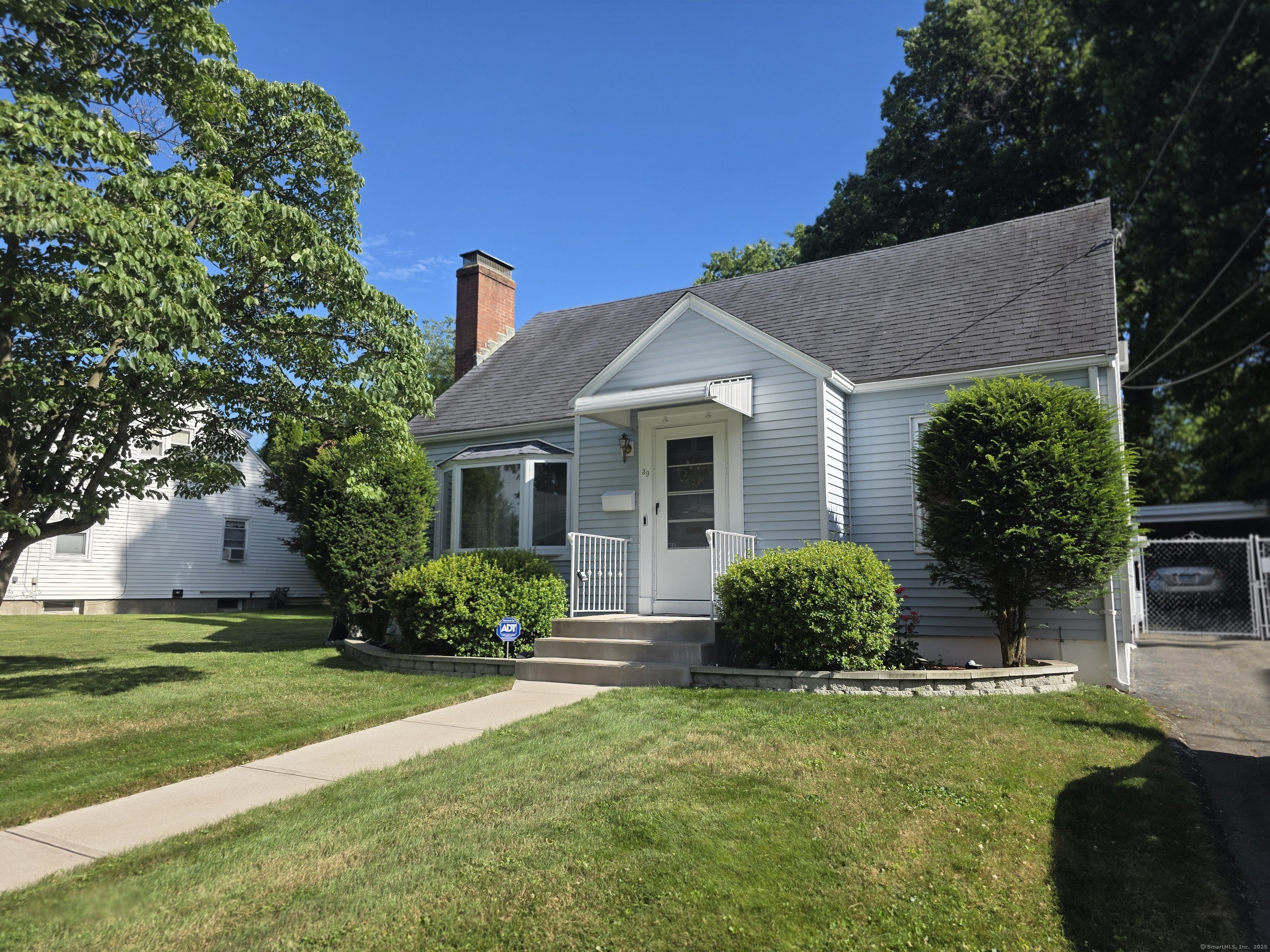 Property Photo:  39 Westphal Street  CT 06110 