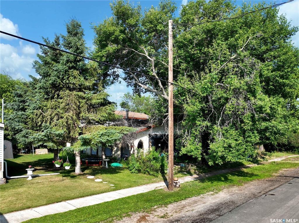 Property Photo: 204 Allan Avenue SK S0A 3R0