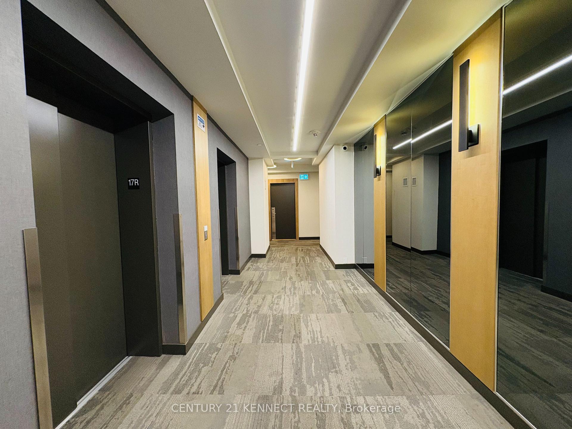 Photo de la propriété: 180 Fairview Mall Drive 1703 ON M2J 4T1