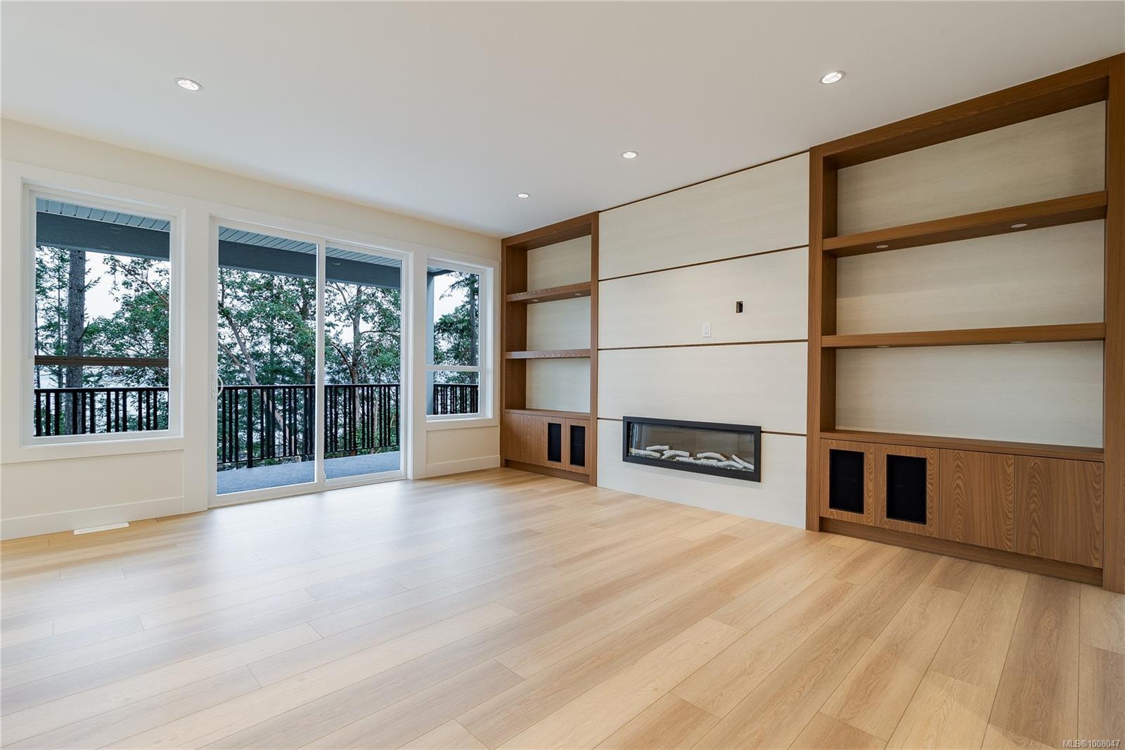 Property Photo: 917 Harbour View St BC V9R 4V4
