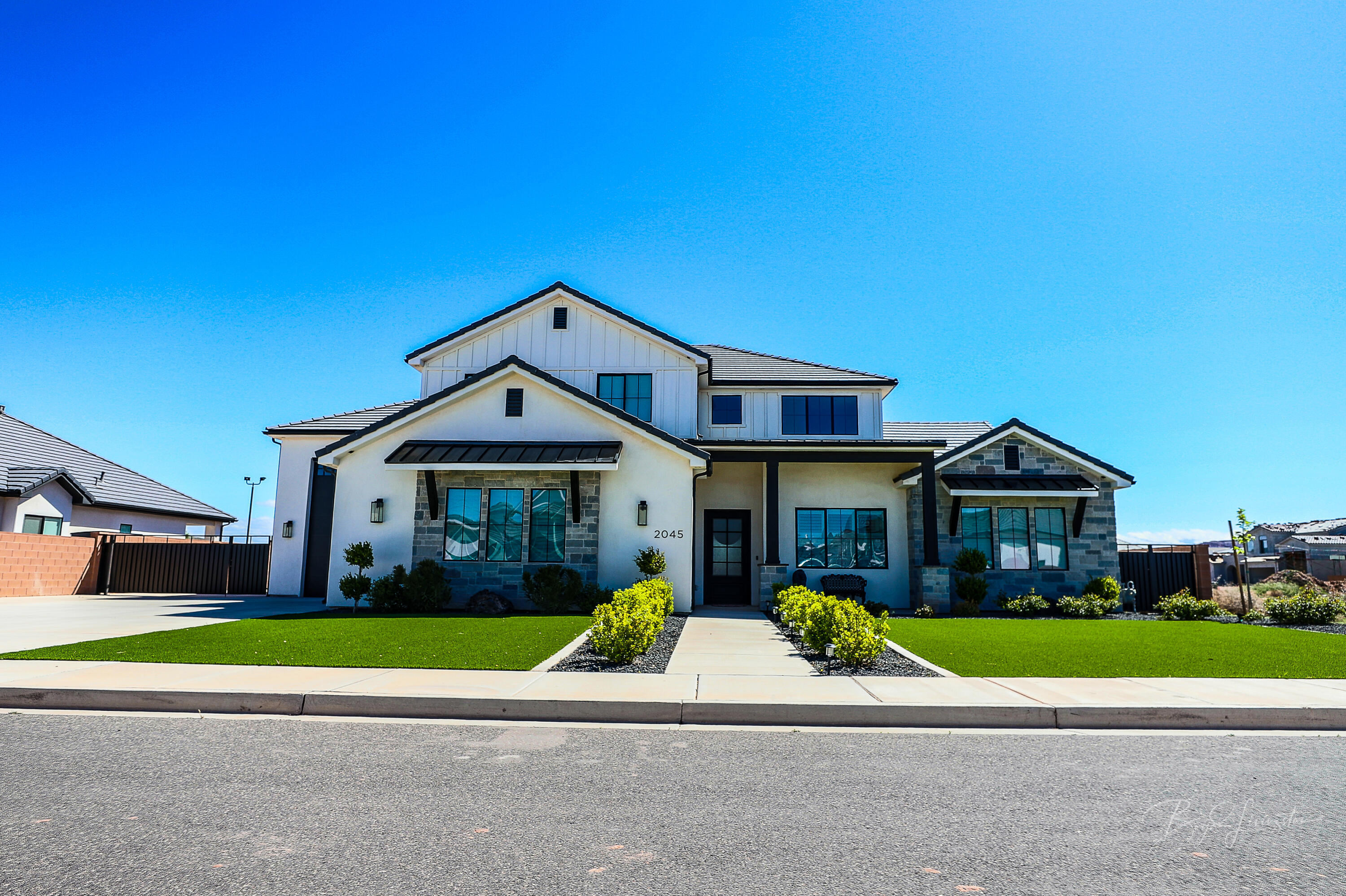 Property Photo: 2045 S 3040 E UT 84790