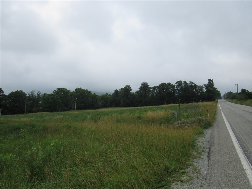 Property Photo: 1650 County Line Rd. PA 15628