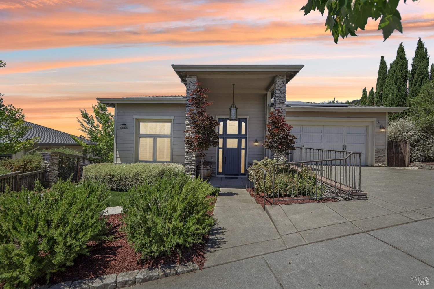 Property Photo:  5969 Vista Ridge  CA 95409 
