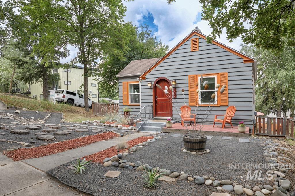 Property Photo:  303/305 Jefferson St  ID 83843 