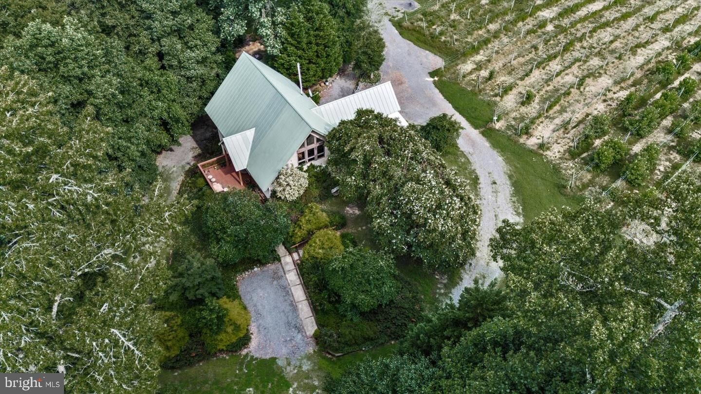 Property Photo: 8215 Oak Crest Drive VA 22485