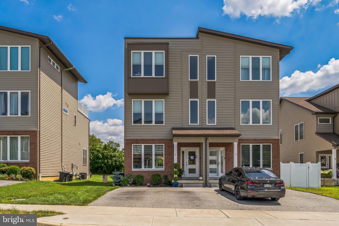7354 Ridge Avenue 6  Philadelphia PA 19128 photo