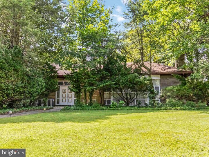 Property Photo:  7901 Glen Oak Road  PA 19027 
