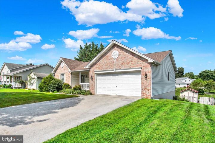 Property Photo:  12 Yorktowne Court  PA 17340 