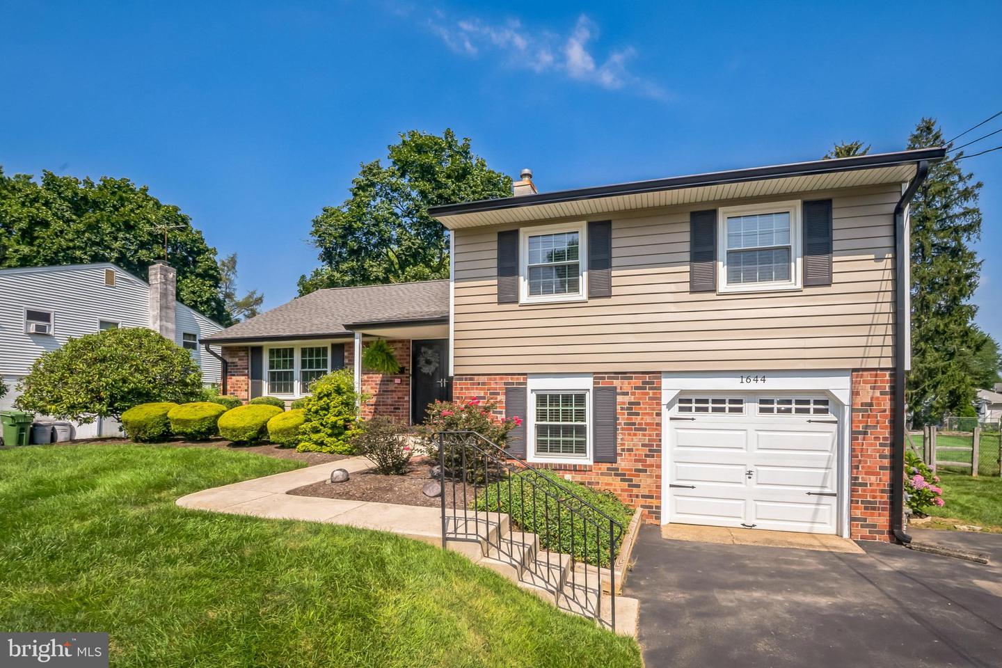 Property Photo: 1644 Jill Road PA 19090
