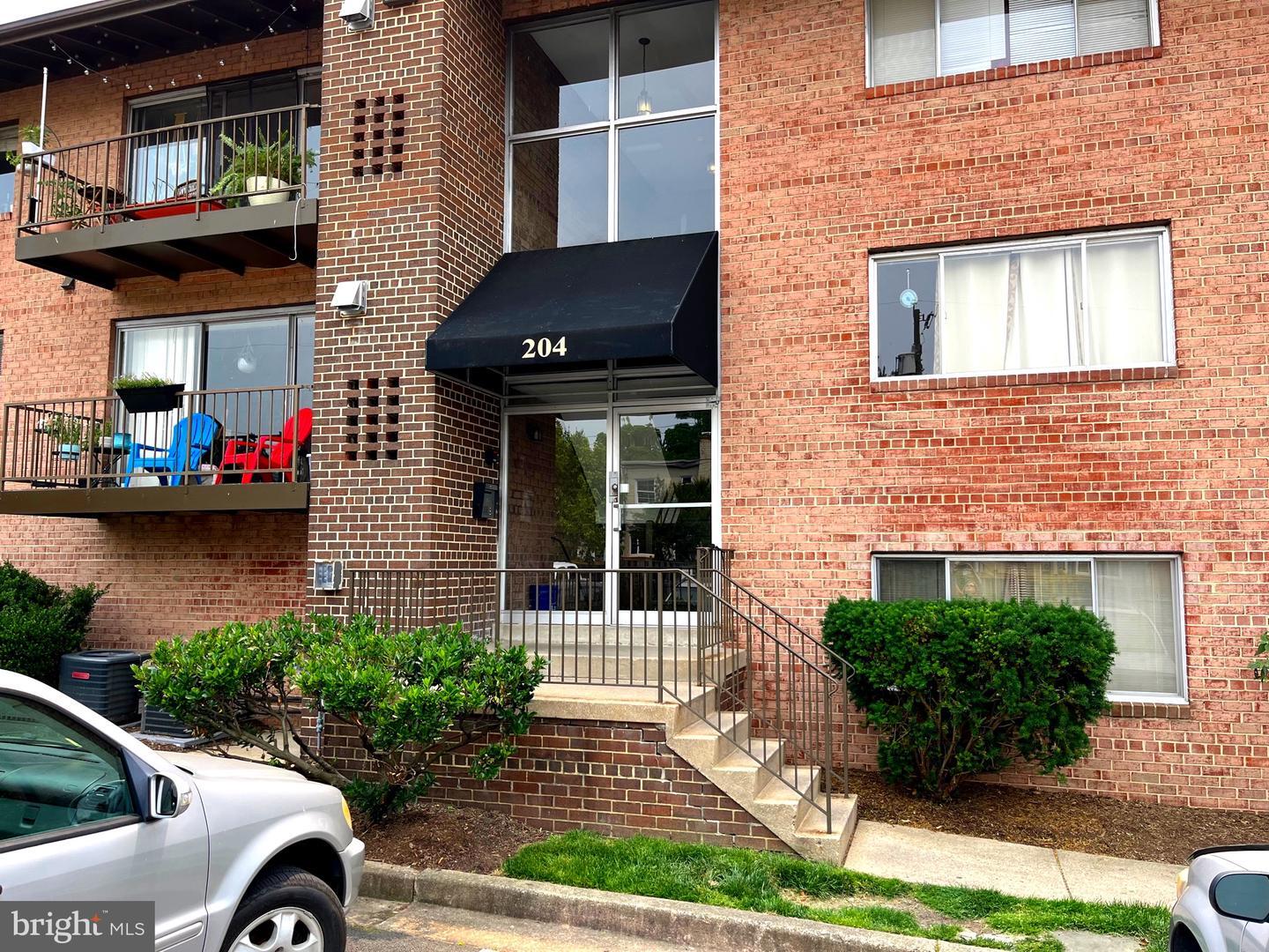 Property Photo: 204 Mason Avenue E 202 VA 22301