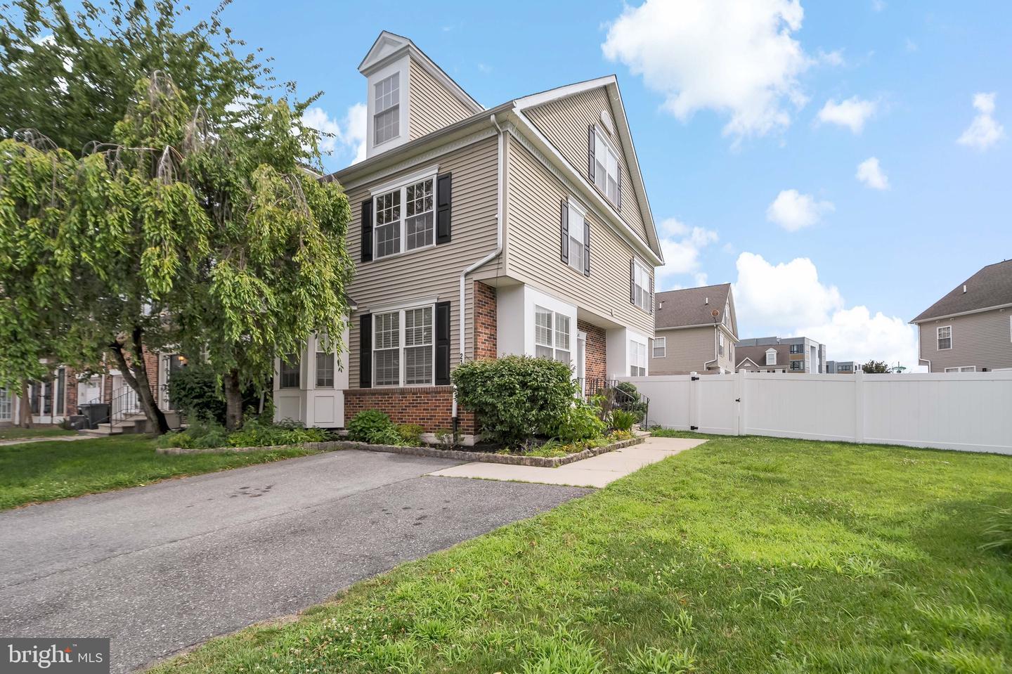 2101 Trevi Court  Philadelphia PA 19145 photo