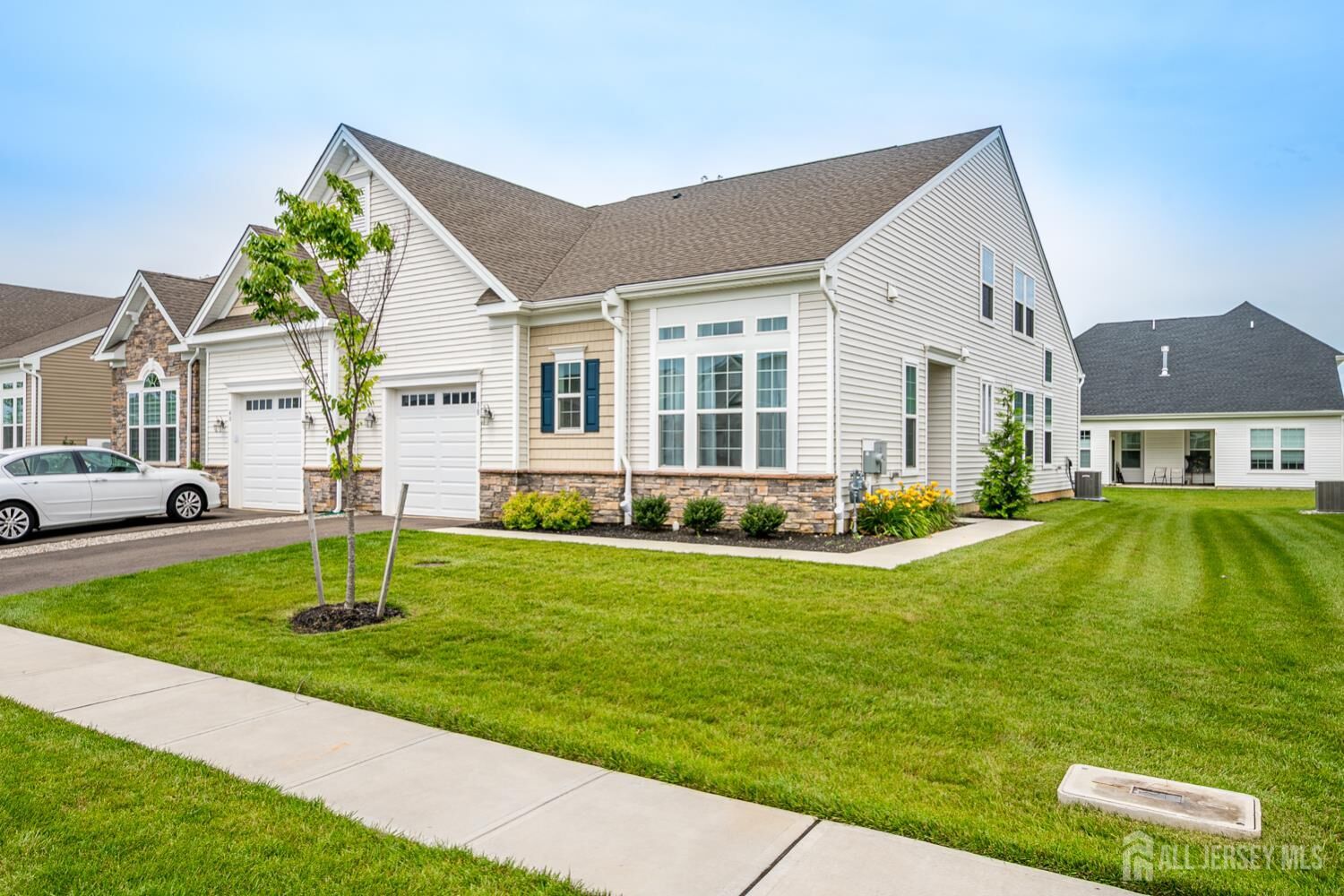 Property Photo:  38 Basie Court  NJ 08831 