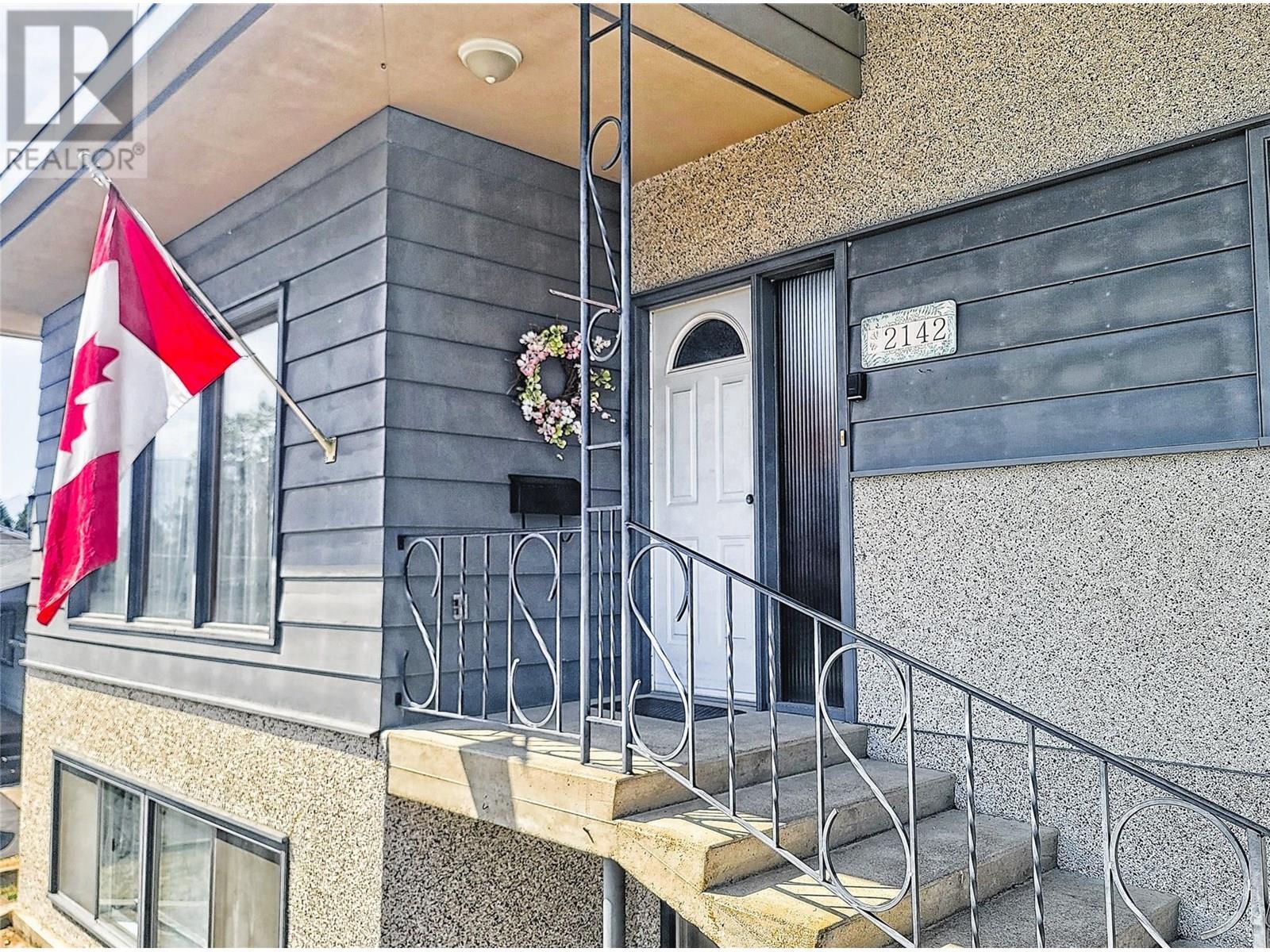 Property Photo: 2142 Crestview Crescent BC V1N 3B3