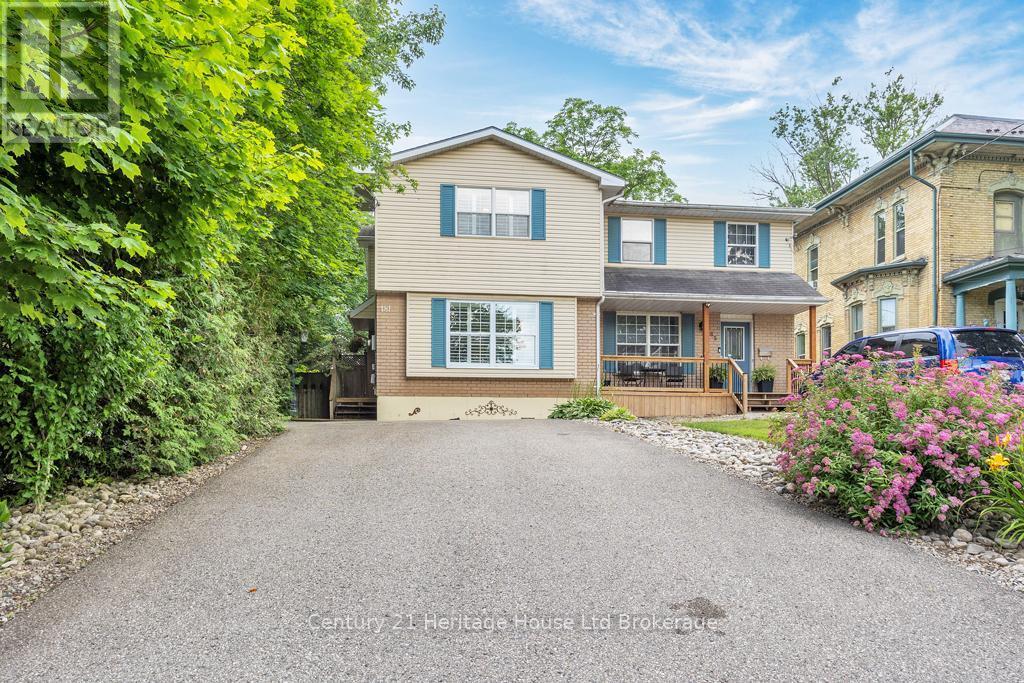 Property Photo:  181 Thames Street North  ON N5C 3E1 