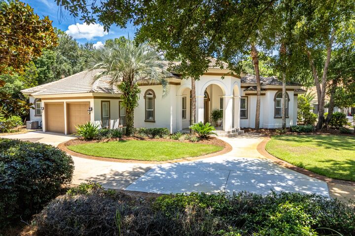 Property Photo: 2926 Sand Pine Road FL 32550