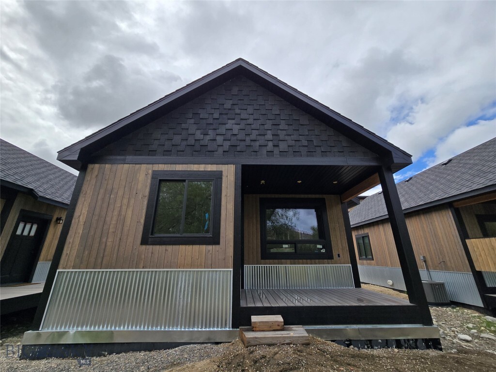 Property Photo:  520 E Pennsylvania Street 11  MT 59711 