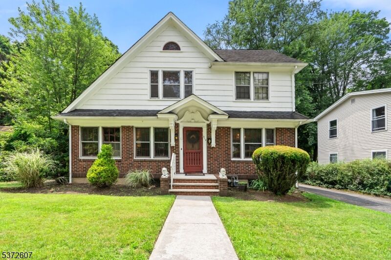 Property Photo: 312 W Ivy Ln NJ 07631