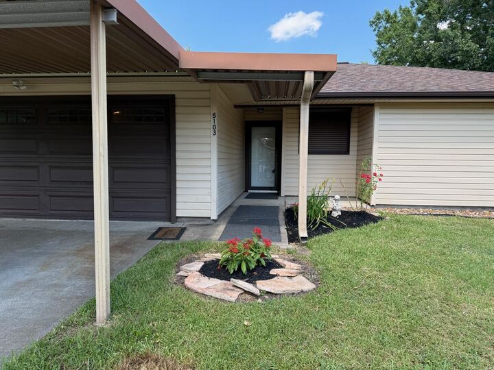 Property Photo: 5103 Cinnamon Lane TX 77521
