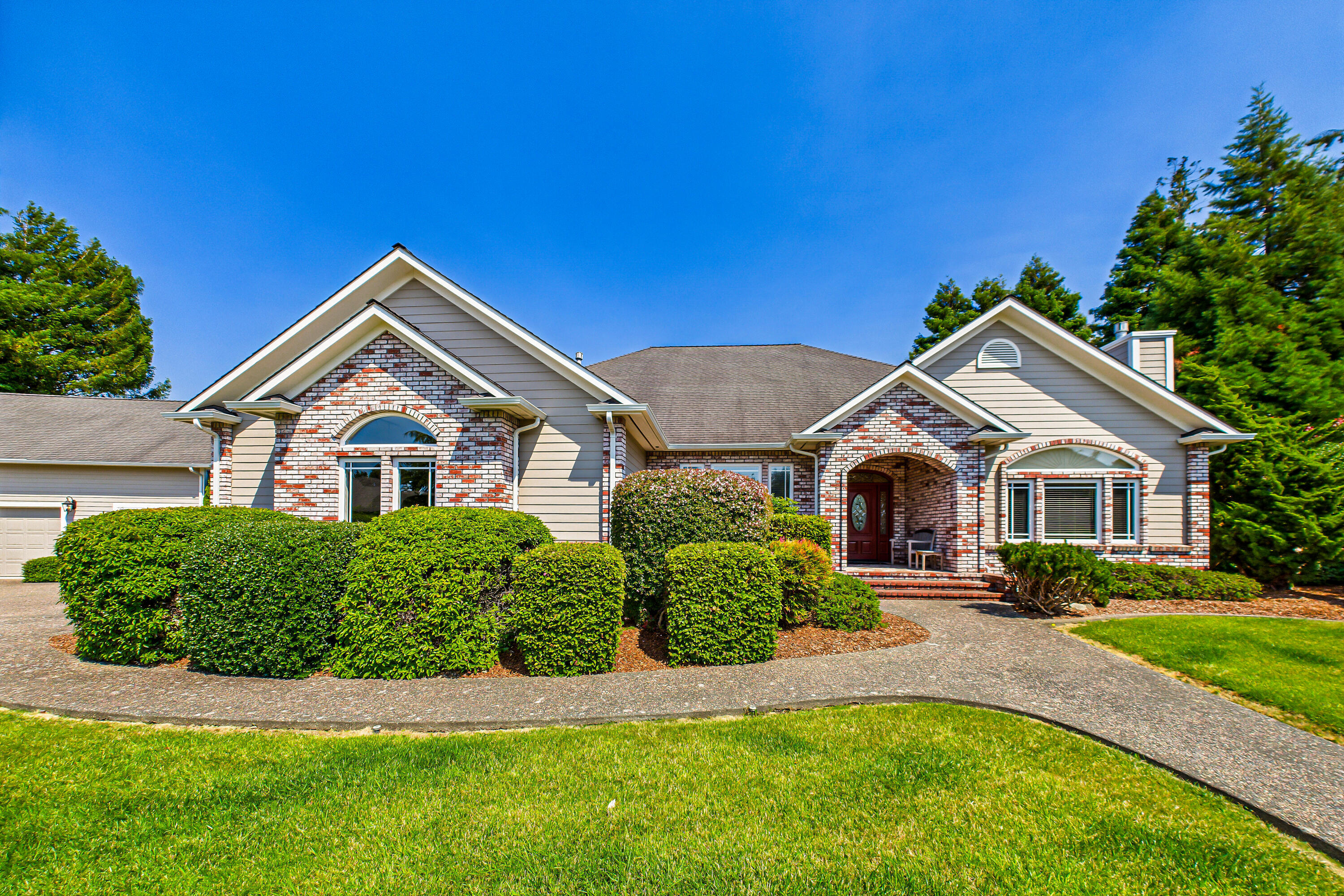 Property Photo:  284 Sunrise Court  CA 95540 