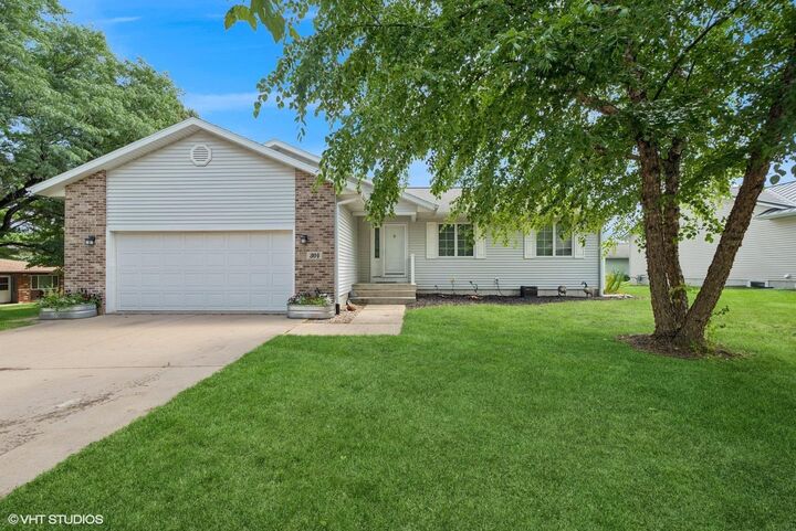 304 NW Park 26th Street  Waverly IA 50677 photo