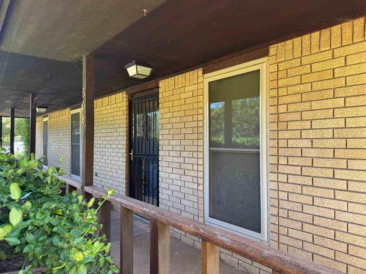 Property Photo:  506 S East Dr  OK 73541 