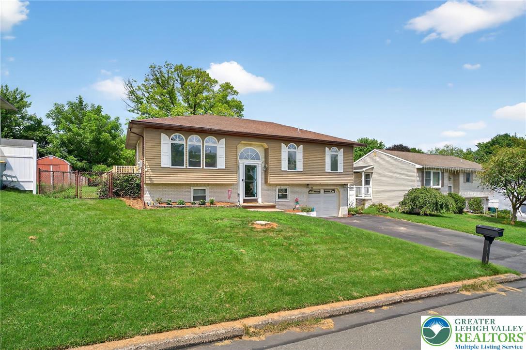 Property Photo: 2913 Hay Terrace PA 18045