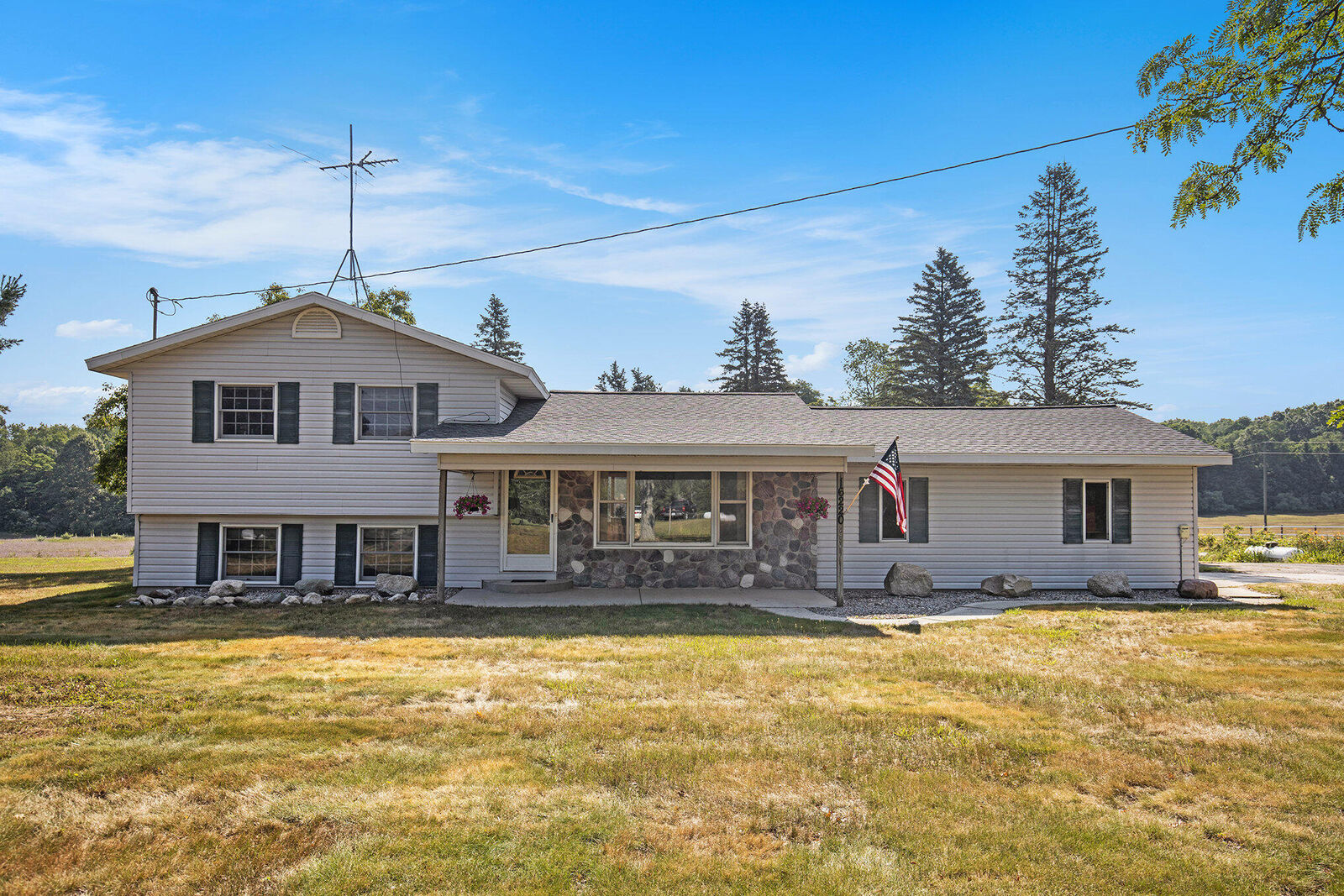 Property Photo:  16220 Pine Lake Avenue NE  MI 49343 