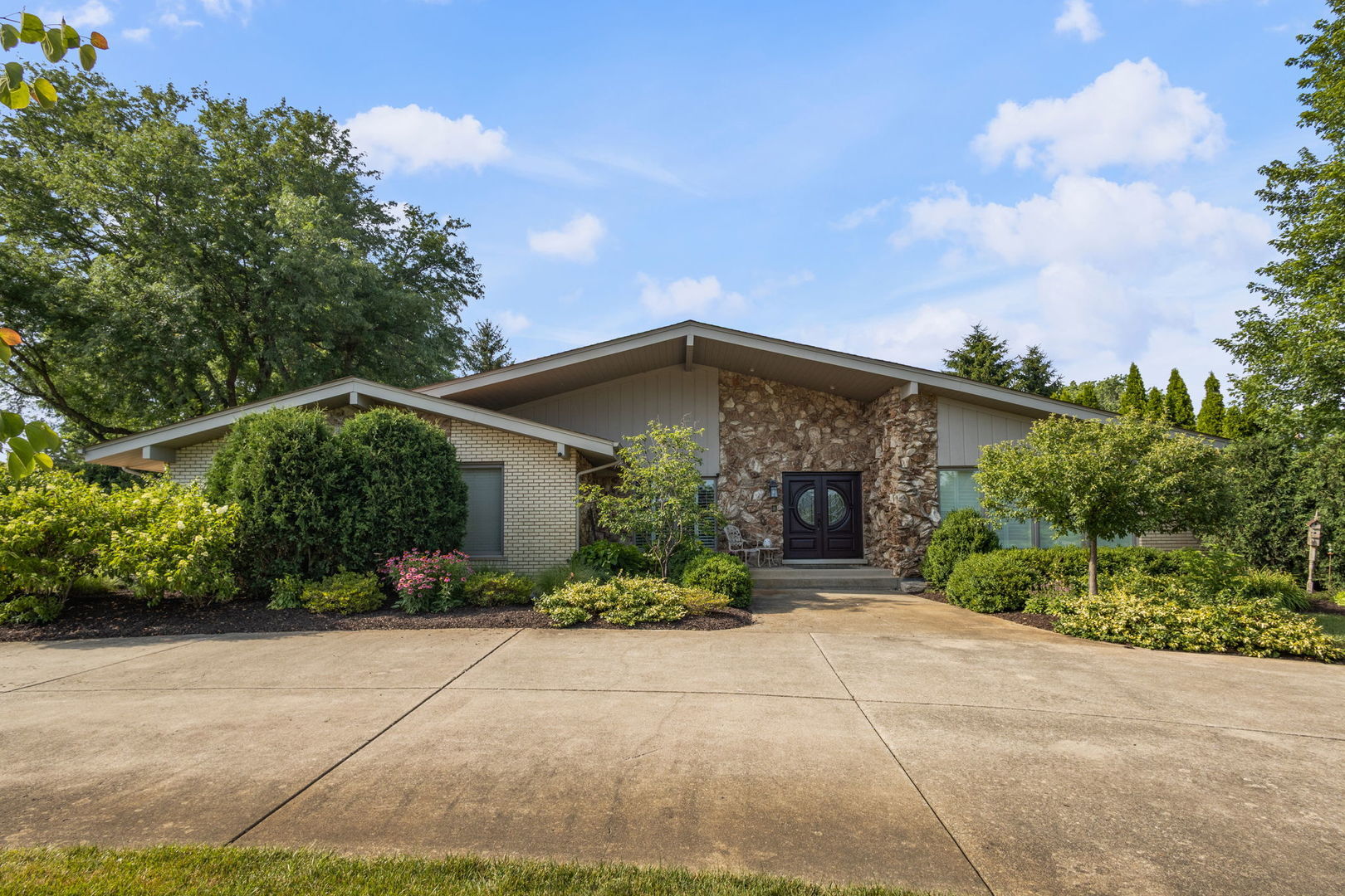 8340 W 145th Place  Orland Park IL 60462 photo