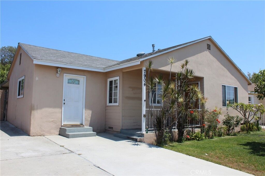 Property Photo:  7904 Crowndale Avenue  CA 90606