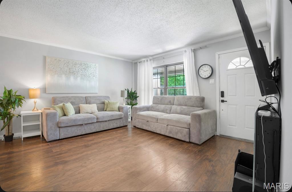 Property Photo: 8 Alandale Court MO 63031