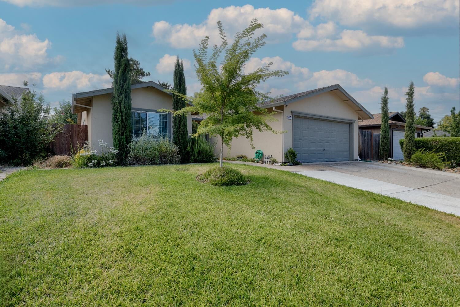 Property Photo: 9124 Clendenen Way CA 95826