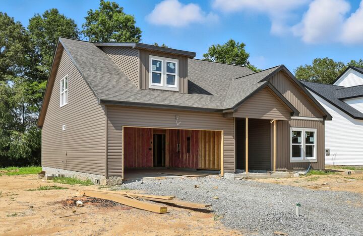 Property Photo: 472 Herman Dr TN 37042