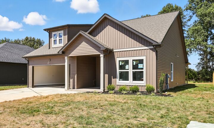 Property Photo:  472 Herman Dr  TN 37042 