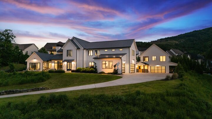 Property Photo:  514 Kestrel Lane  TN 37419 