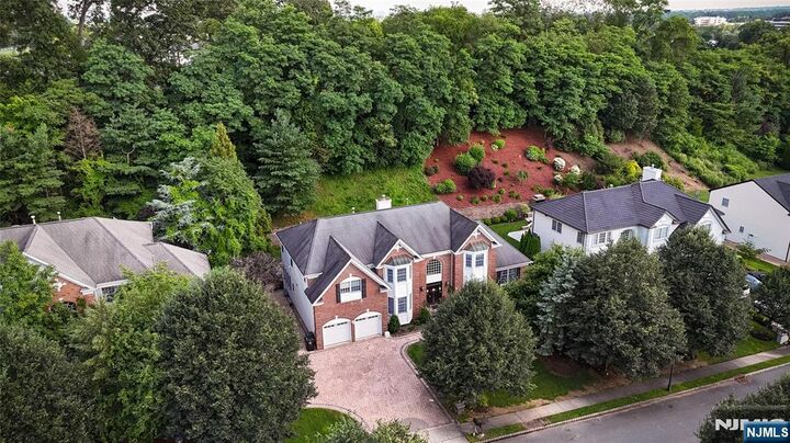 212 Bennington Terrace  Paramus NJ 07652 photo