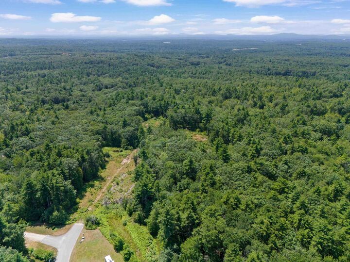 Property Photo:  58 Boxwood Drive  NH 03032 